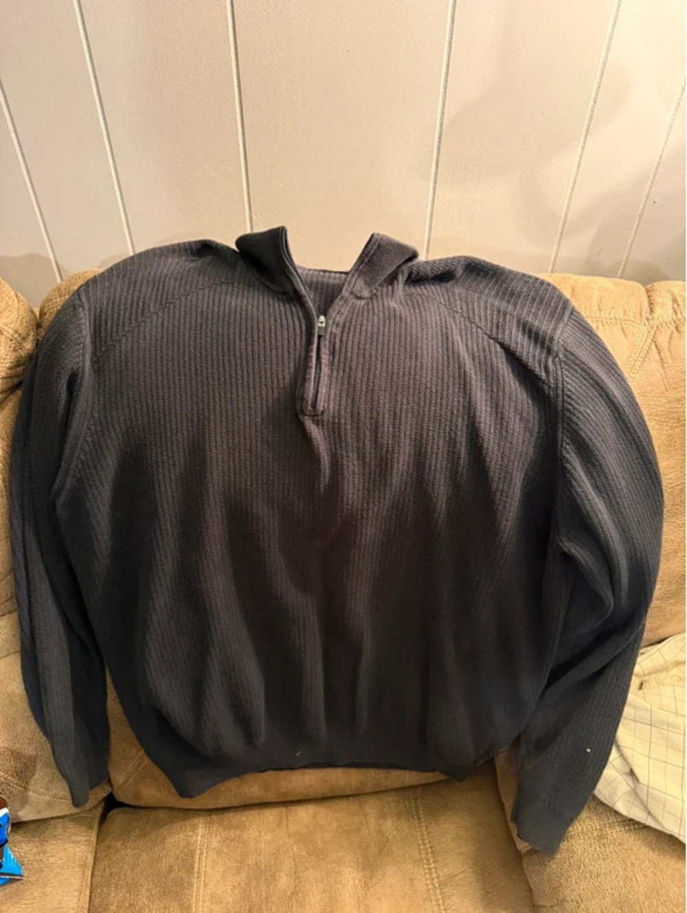 Men’s Izod XL sweater